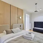 Terrace Apartment Trocadero Eiffel Tower By Studio Prestige